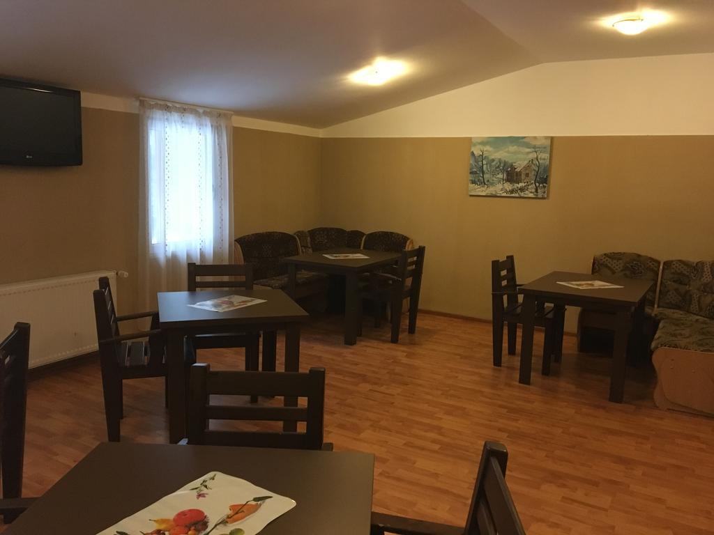 Pensiunea Roua 보르섹 외부 사진